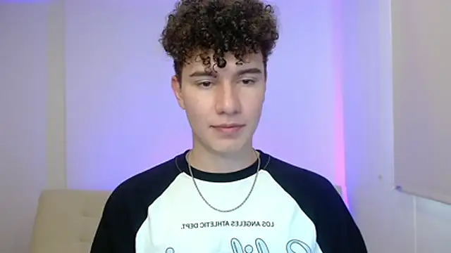 adrian_morelly webcam