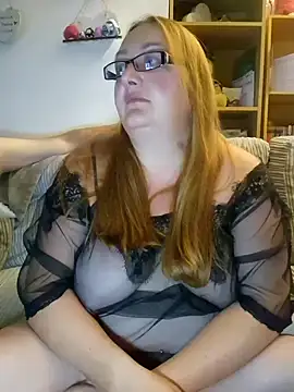 Luscious-LucyXX webcam
