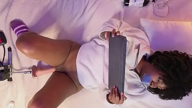 Lolalewis777 webcam