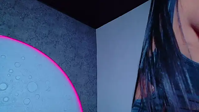 ReinaChloe webcam