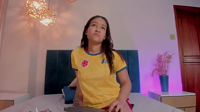FreyaCameron webcam