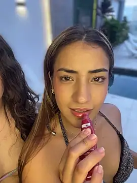 Bella-Saint webcam