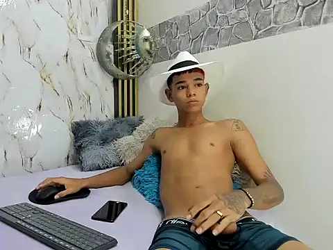 cute_boy_angelx18 webcam