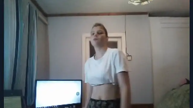 SonyaElliston webcam