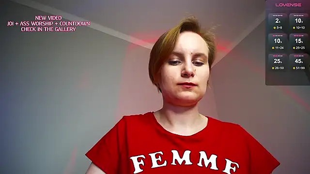 KinkyMissCherry webcam