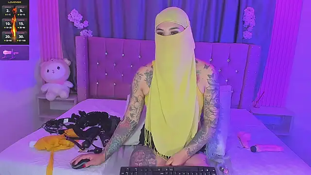 Nayla-Mouna webcam