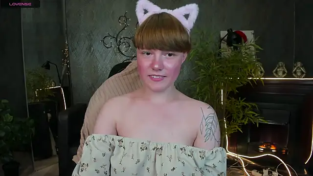 DreamyLuna webcam