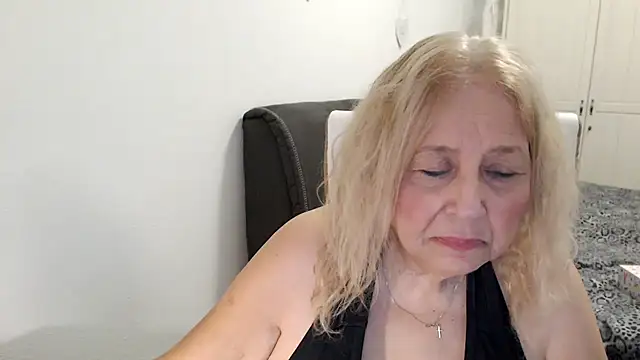 SusiLifeXXX webcam