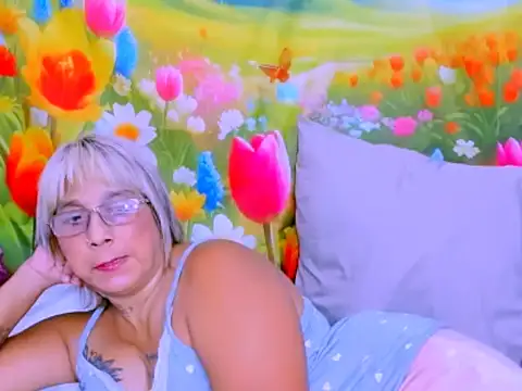 indianroxy webcam