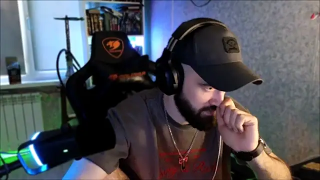 _Serious_Man webcam