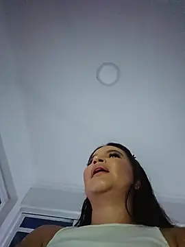 Pretty_Julieta webcam