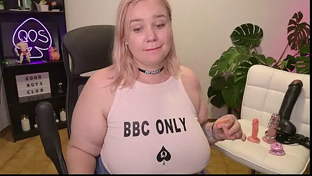 MargotGrey webcam