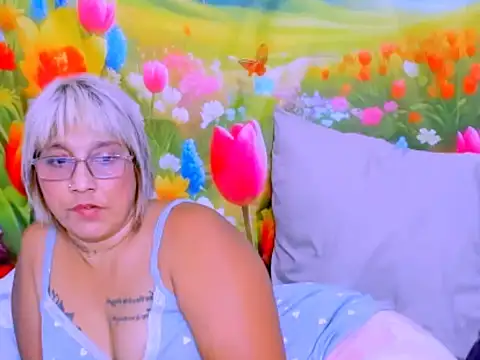 indianroxy webcam