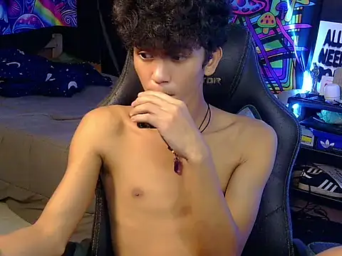 hugekenbigcock webcam