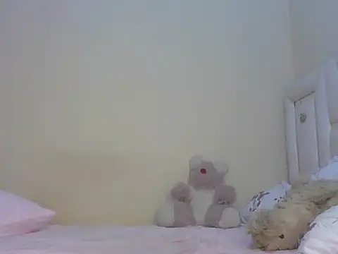 Cute_shy_Linda webcam