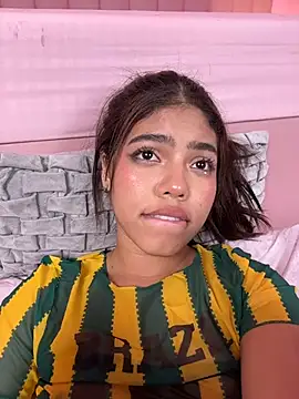 KellyOlsenbe webcam