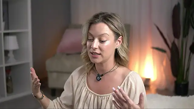 AnnastasiaMills webcam