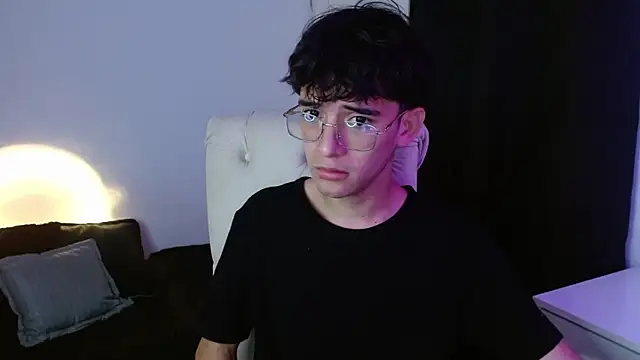noah_millerx webcam