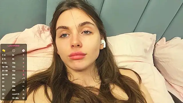 veluxe (F teen) - Get 2 toys and play with the clitoris