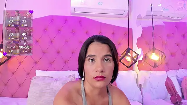 Emilycollson27 live cam on StripChat