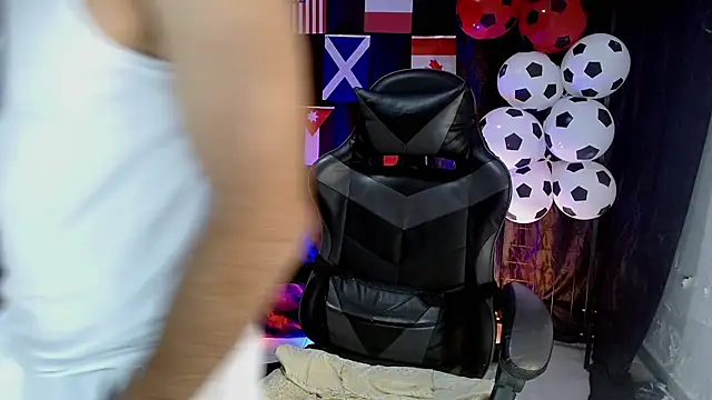 caius_bigcock1 webcam