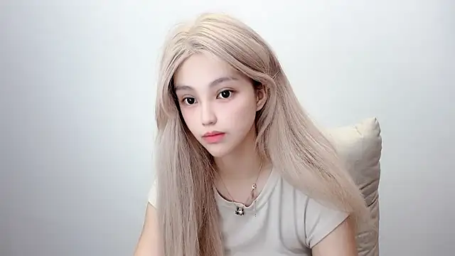 jiangjiang2005 live cam on StripChat