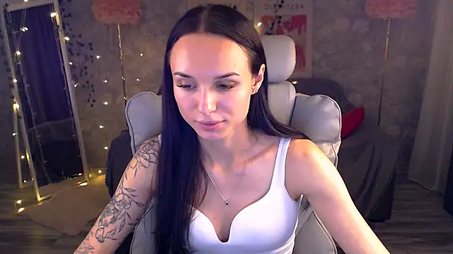 NicoleMerz webcam