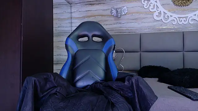 Zolenieen - Male webcam sex chat