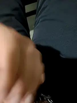 wrong_man25 (M young) - Cum in public