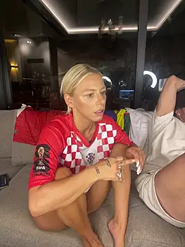 SexOnMyLvL live cam on StripChat