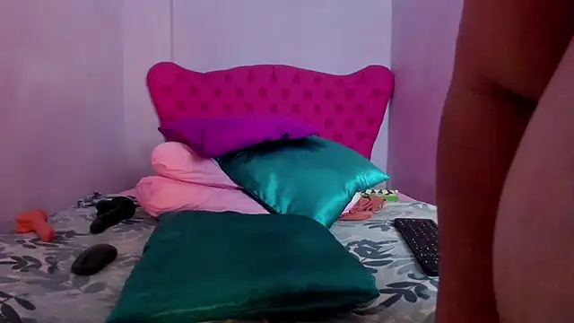 Zara_Holly_ webcam