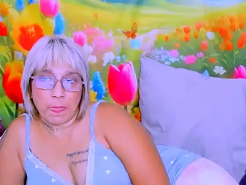 indianroxy webcam