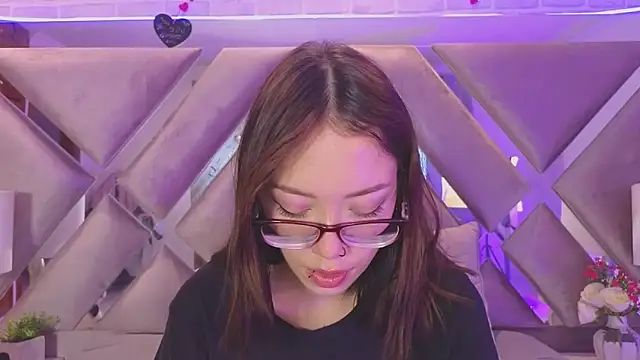 HarperrWest live cam on StripChat