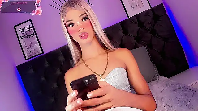 Kornylovee webcam