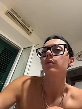 private chat room Alibi Room