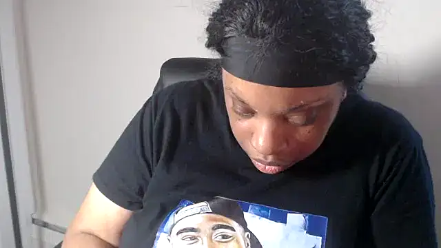 Sexymona1218 webcam