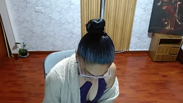Anitta_muscle webcam