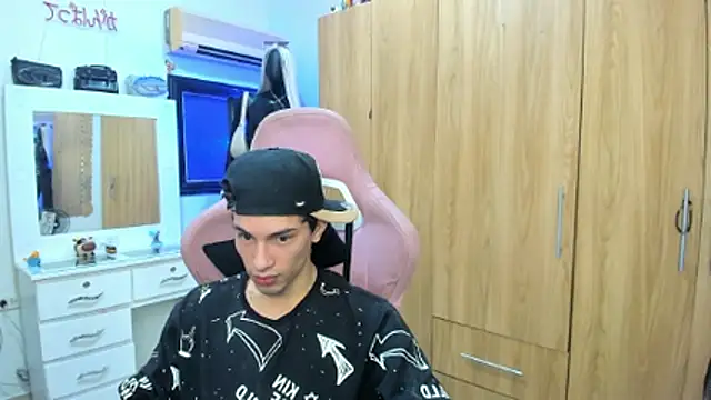 Pride_couple webcam