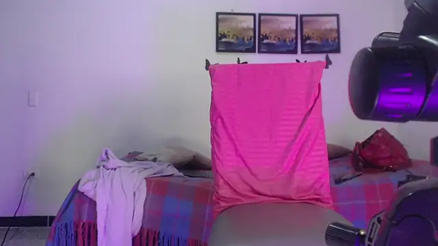 Nikki__uwu webcam