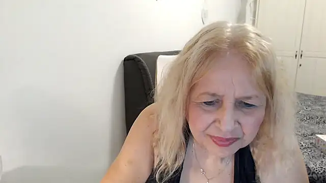 SusiLifeXXX webcam