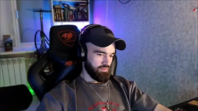 _Serious_Man webcam