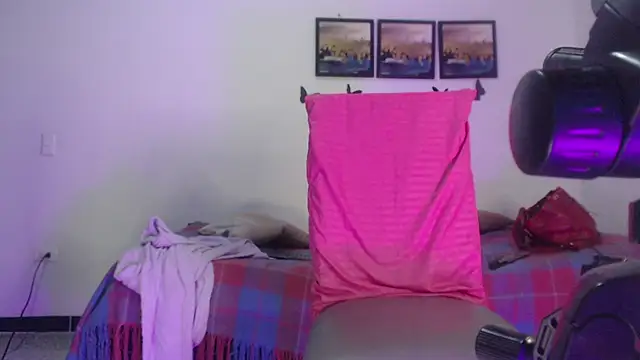 Nikki__uwu webcam