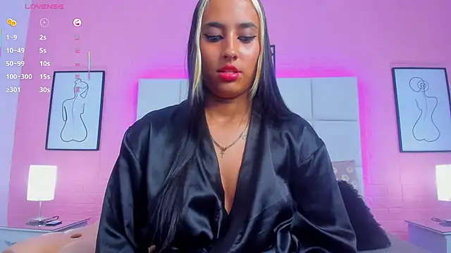 charlotte_kisss webcam