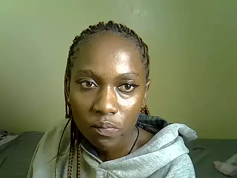 Pearl_petite live cam on StripChat