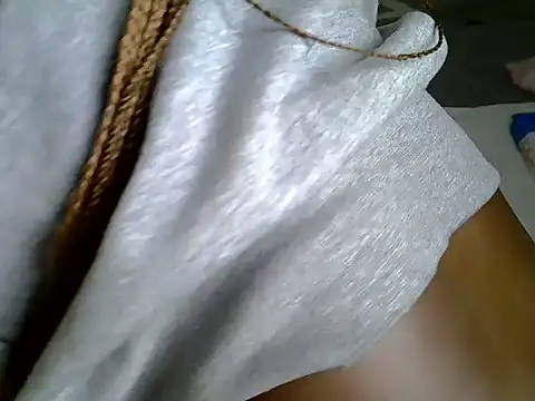 Pearl_petite webcam