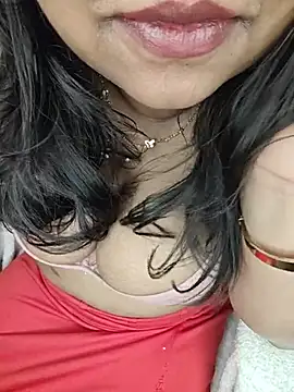 Curvy_Pooja