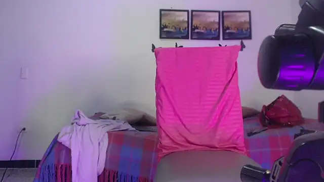 Nikki__uwu webcam