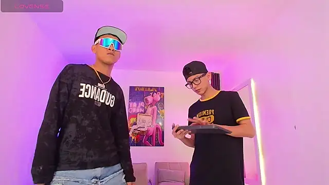 Marcus_and_Tony webcam