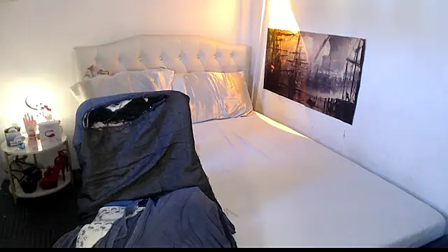 NinaDOM4CUM webcam