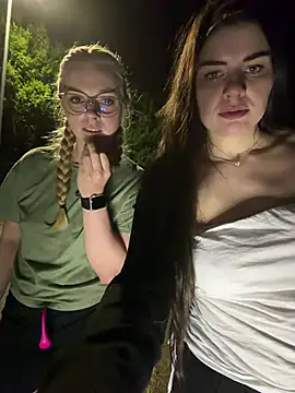 nude webcam chatroom EllyNora
